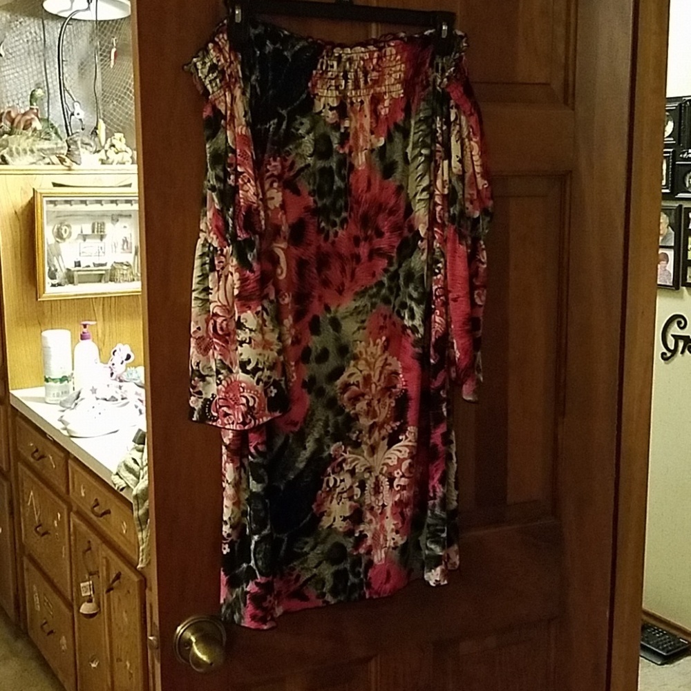 Off the shoulder Pink Black & White Long Top 1X